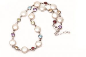 Pearl and gemstones necklace