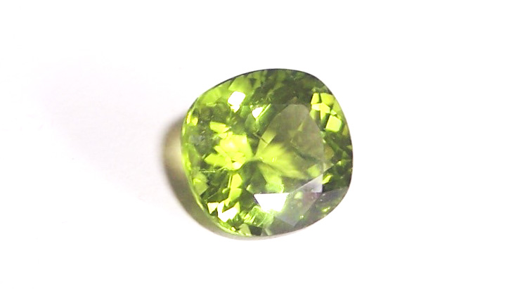 August – the month of the Peridot birthstone